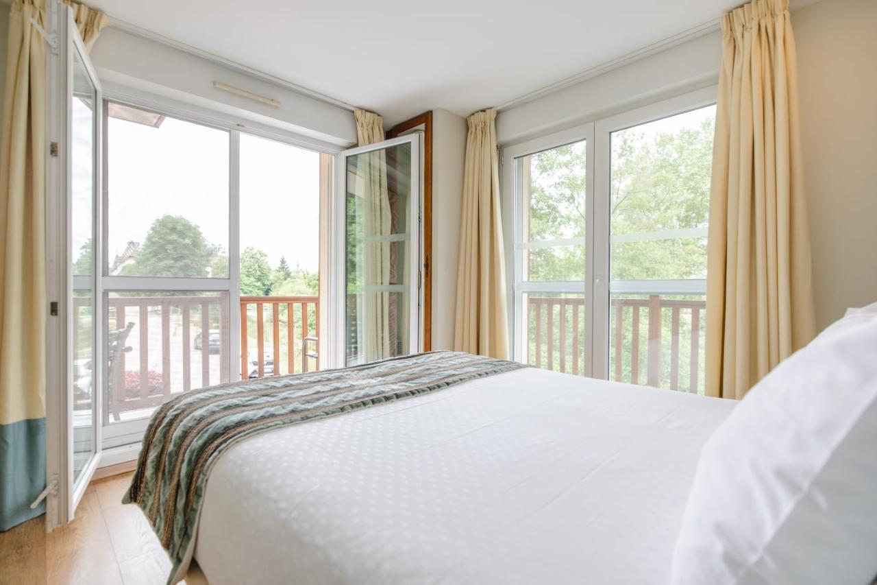 Karma Manoir Des Deux Amants Lejlighedshotel Connelles Eksteriør billede