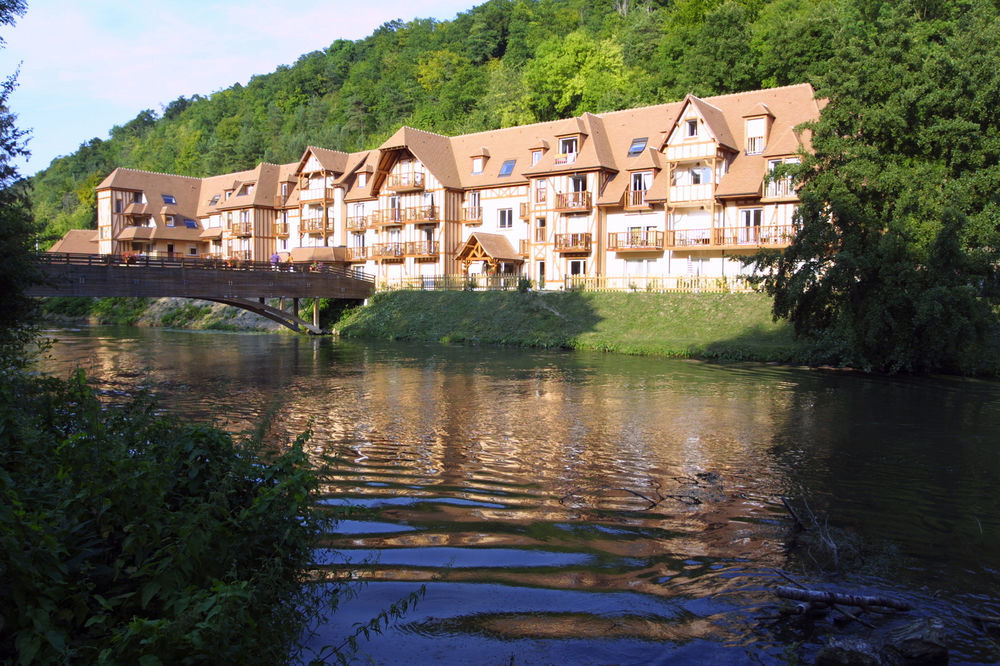Karma Manoir Des Deux Amants Lejlighedshotel Connelles Eksteriør billede